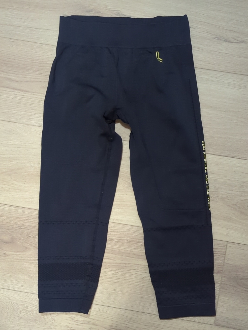 LUPO | Women's Black Capri Leggings with Yellow Accent, Medium, EUC